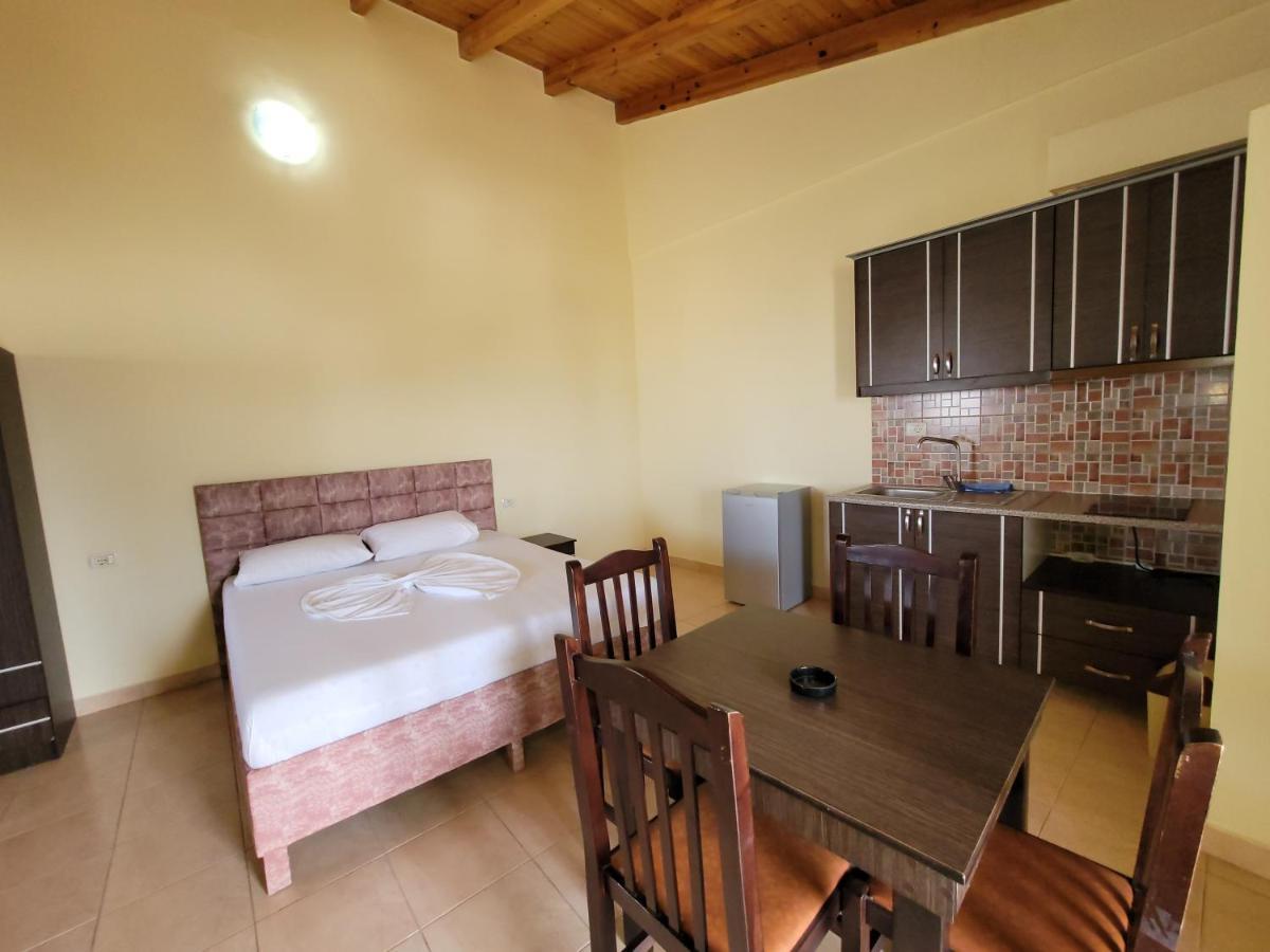 Apartments Luis Ксамил Экстерьер фото