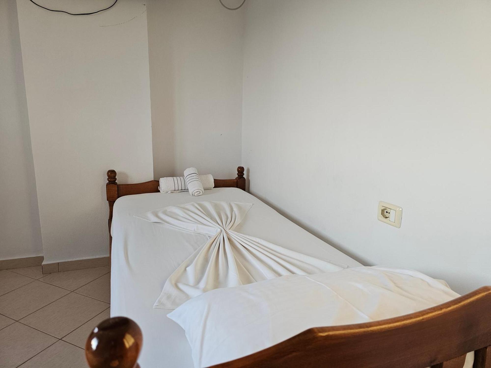 Apartments Luis Ксамил Экстерьер фото