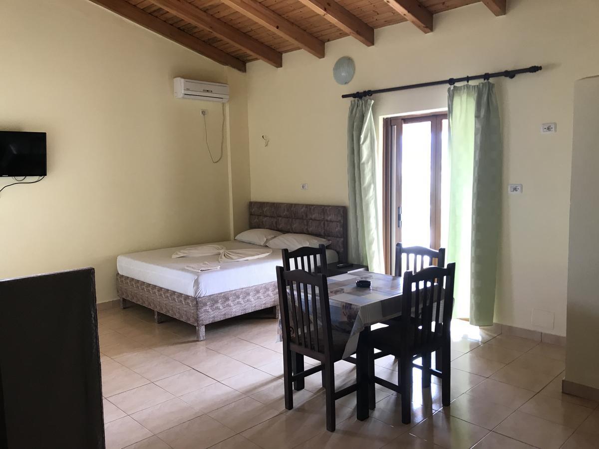 Apartments Luis Ксамил Экстерьер фото