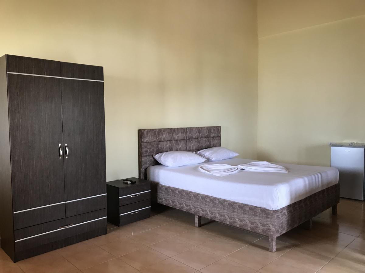 Apartments Luis Ксамил Экстерьер фото