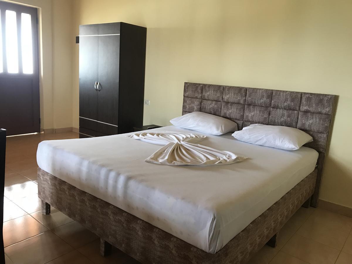 Apartments Luis Ксамил Экстерьер фото