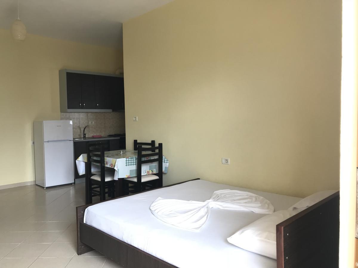 Apartments Luis Ксамил Экстерьер фото
